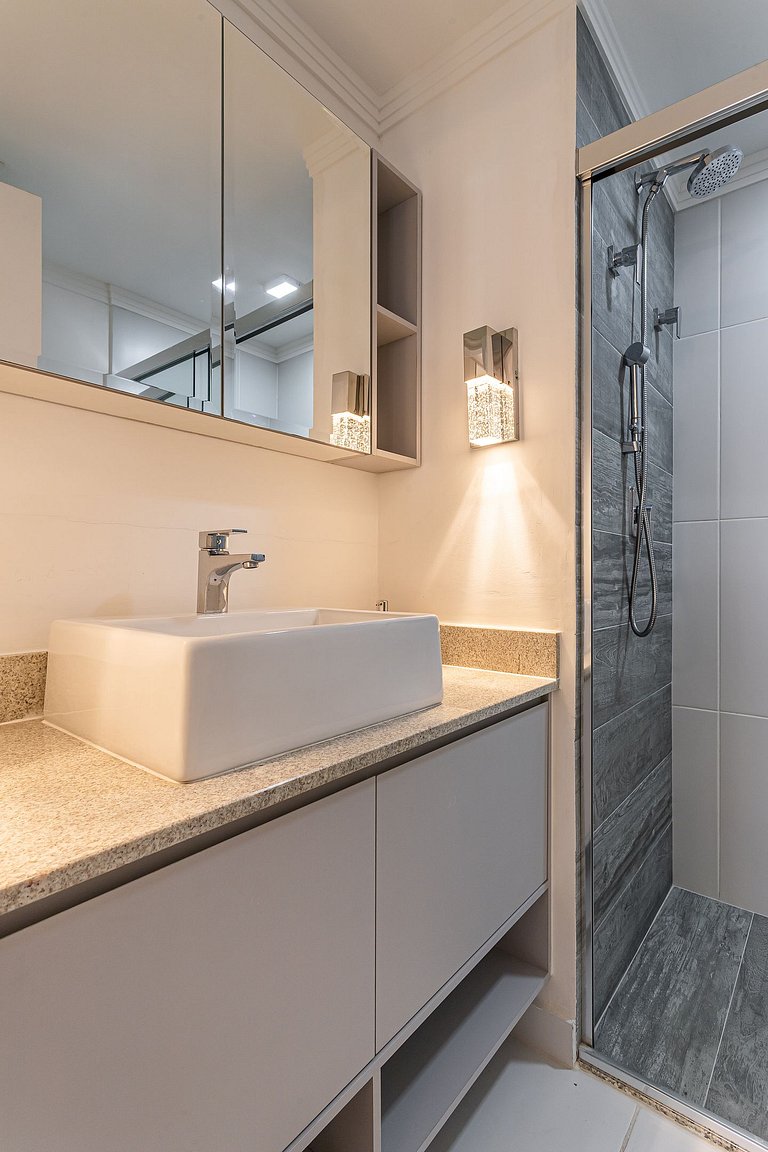 Apê Moderno | 2 dorms c/ varanda | 26° andar