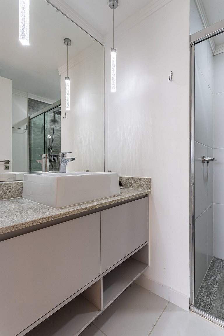 Apê Moderno | 2 dorms c/ varanda | 26° andar